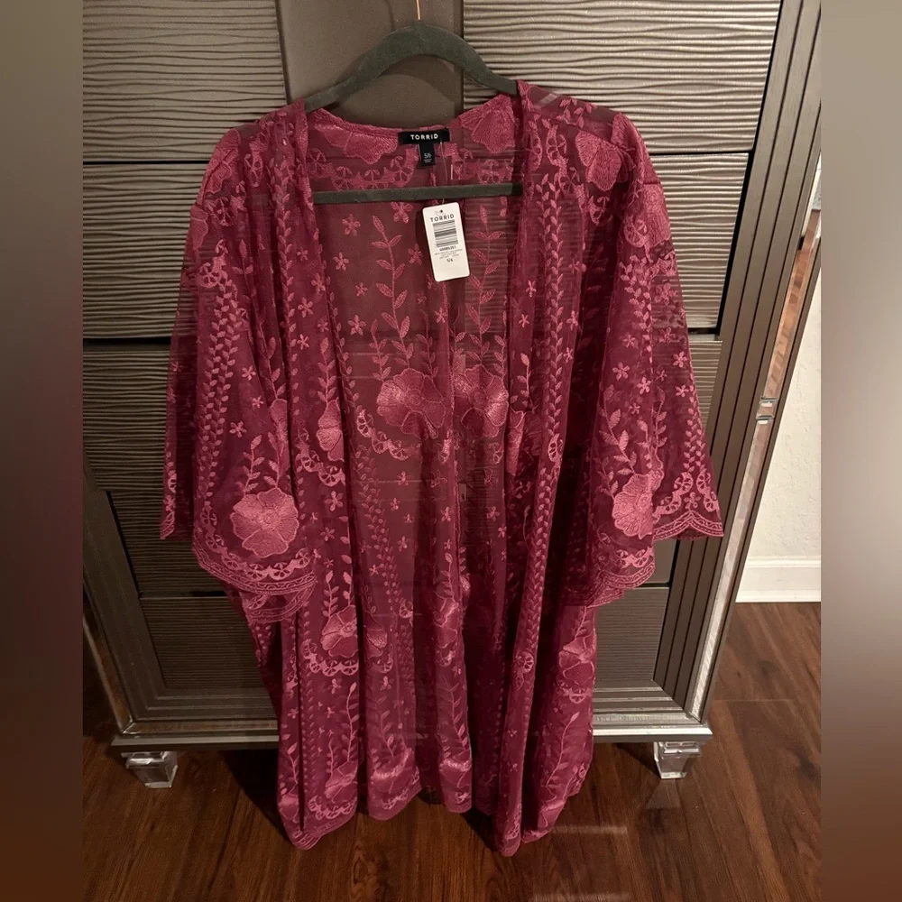 Torrid Crochet Lace Kimono Size 5/6 NWT - Picture 1 of 3